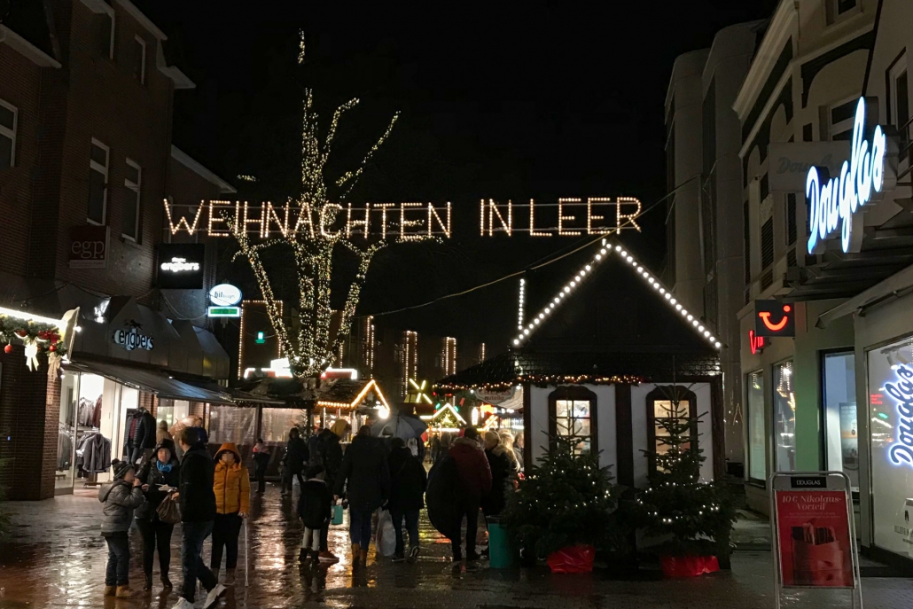 leer weihnachtsmarkt regen